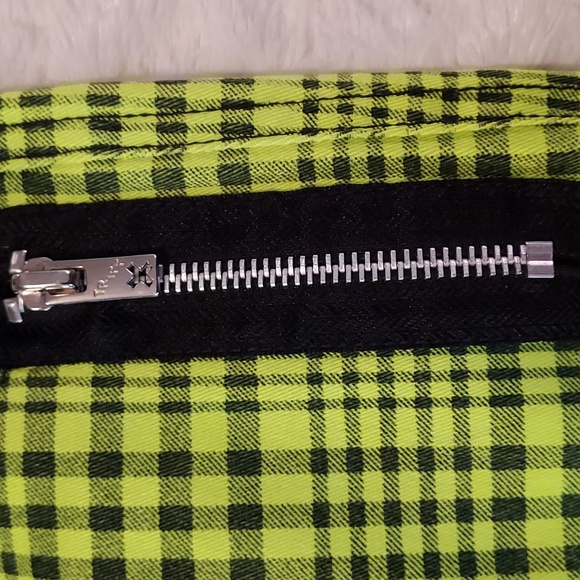 Tripp NYC NWOT Green & Black Plaid Skull Zipper Embellished Skinny Pants Size 9 - Picture 5 of 10